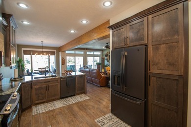 Lake living at its finest with this 3 bedroom, 4 bathroom 2 - photo 22