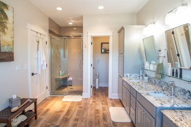 Lake living at its finest with this 3 bedroom, 4 bathroom 2 - photo 32