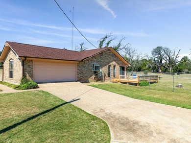 3.7 scenic acres, an impressive workshop, and just minutes from - photo 33