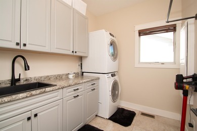 Lake living at its finest with this 3 bedroom, 4 bathroom 2 - photo 37