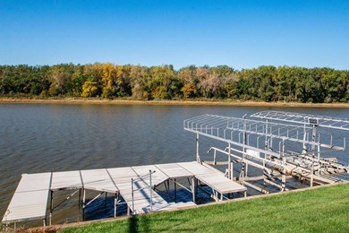 Lake living at its finest with this 3 bedroom, 4 bathroom 2 - photo 47