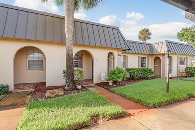 (private lake, pond, creek) Condo For Sale in New Port Richey Florida