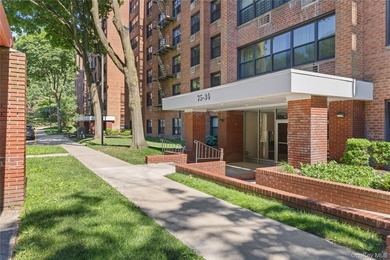 Welcome to one of Windsor Park's most exceptional residences-a - photo 2