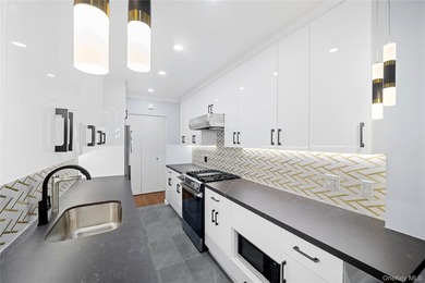 Welcome to one of Windsor Park's most exceptional residences-a - photo 7