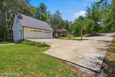 Bright and open living concept in this spacious lake home! The - photo 38