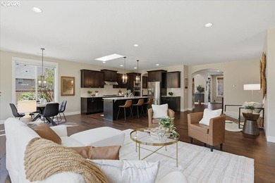 Beautifully appointed Pacific Lifestyle home featuring 3 - photo 9