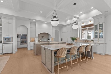 Extraordinary luxury estate offering nearly 21 acres with a - photo 2