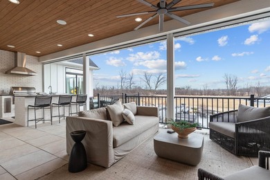 Extraordinary luxury estate offering nearly 21 acres with a - photo 4