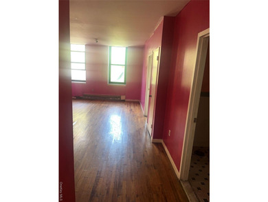 Spacious 2-bedroom, 1-bath co-op located on the 3rd floor of a - photo 8