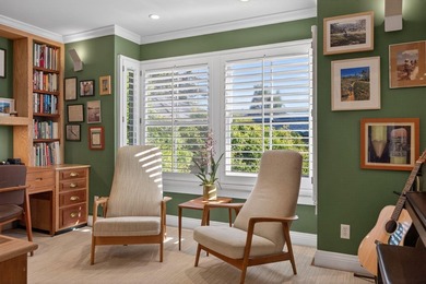 Beautiful move-in ready residence offering sophisticated - photo 11