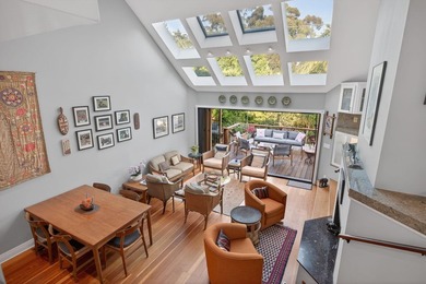 Beautiful move-in ready residence offering sophisticated - photo 18