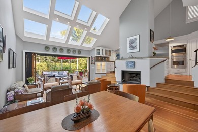 Beautiful move-in ready residence offering sophisticated - photo 19