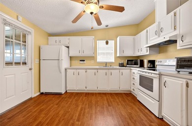 MOVE-IN READY TURNKEY HOME...FULLY FURNISHED!!! WITH NO BOND AND - photo 22