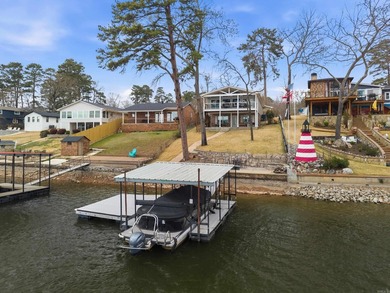 Easy Lake Living! This newly remodeled 2600 Sq. Ft. 3 Bedroom 3 - photo 4