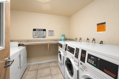 Glamorous end-unit condo near Lake Merritt and Piedmont Ave & - photo 32