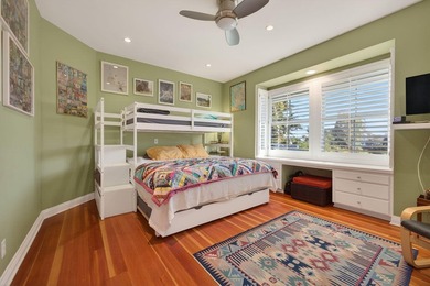 Beautiful move-in ready residence offering sophisticated - photo 38