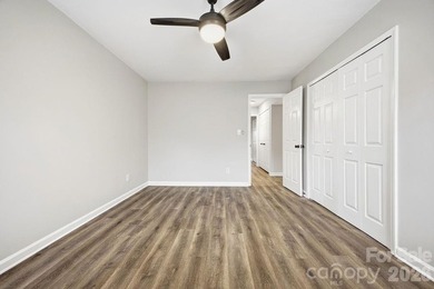 Freshly renovated and truly turnkey, this serene single-level - photo 17