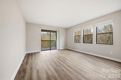 Freshly renovated and truly turnkey, this serene single-level - photo 19