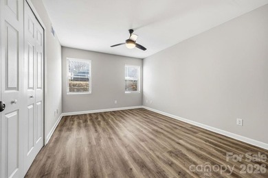Freshly renovated and truly turnkey, this serene single-level - photo 20