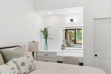 This stunning 4-bedroom, 2.5-bath end-unit residence in the Park - photo 21