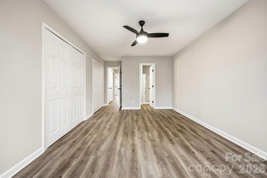 Freshly renovated and truly turnkey, this serene single-level - photo 22
