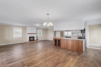 Welcome to your dream lakefront retreat-a stunning brick ranch - photo 22