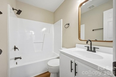 Freshly renovated and truly turnkey, this serene single-level - photo 23