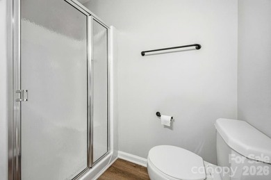 Freshly renovated and truly turnkey, this serene single-level - photo 26