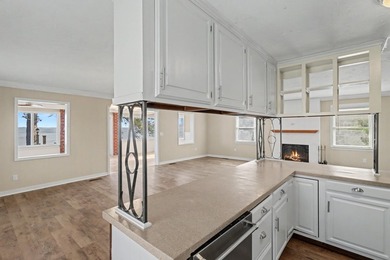Welcome to your dream lakefront retreat-a stunning brick ranch - photo 27