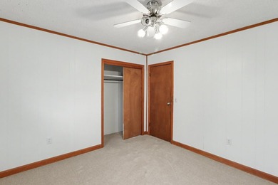 Welcome to your dream lakefront retreat-a stunning brick ranch - photo 35