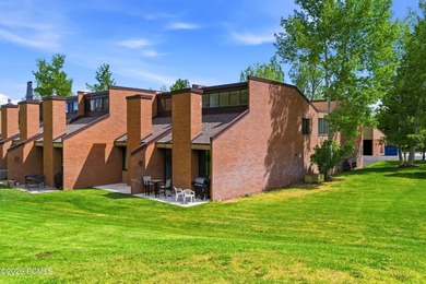 This stunning 4-bedroom, 2.5-bath end-unit residence in the Park - photo 37