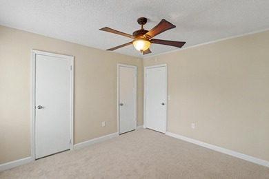 Welcome to your dream lakefront retreat-a stunning brick ranch - photo 38