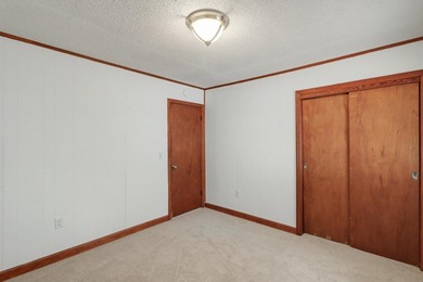 Welcome to your dream lakefront retreat-a stunning brick ranch - photo 41