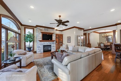 Custom-built with exceptional craftsmanship and finishes - photo 8