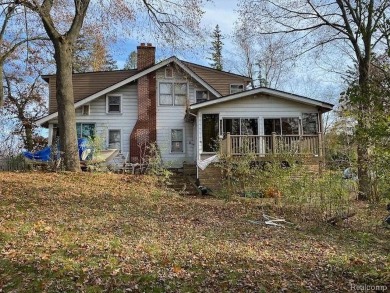 Lake Home Sale Pending in Lake Orion, Michigan