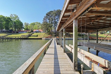 Welcome to your dream lakefront retreat-a stunning brick ranch - photo 51
