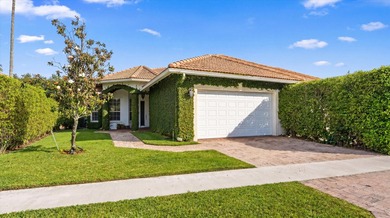Beautifully maintained 3-bedroom, 3-bath home in the highly - photo 3