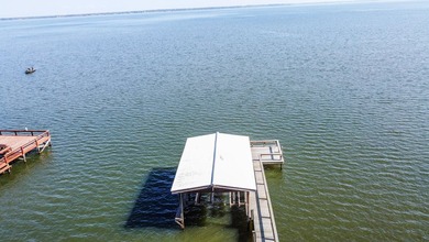 Welcome to your dream lakefront retreat-a stunning brick ranch - photo 55