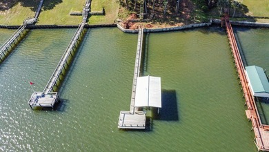 Welcome to your dream lakefront retreat-a stunning brick ranch - photo 58