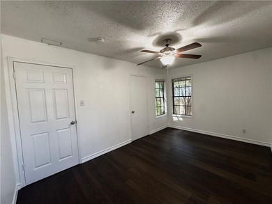 Great Investment opportunity for someone looking to add to a - photo 15