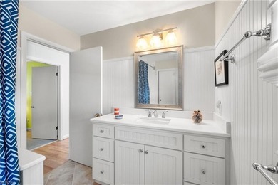 Beautiful six bedroom, four full bathroom oceanside coastal home - photo 25