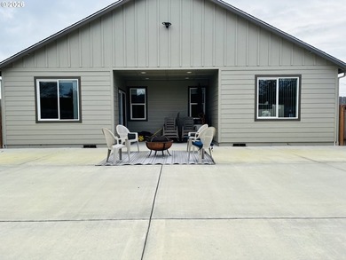 Newly built and thoughtfully designed with future potential in - photo 32