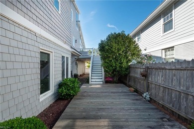 Beautiful six bedroom, four full bathroom oceanside coastal home - photo 33