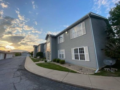 Lake Condo For Sale in Merrillville, Indiana