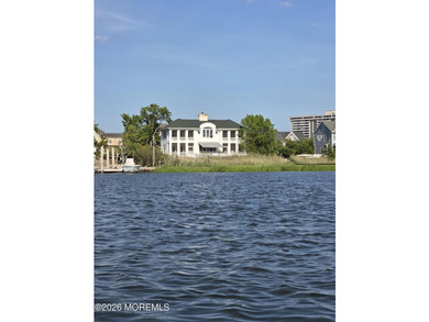 Experience exceptional Jersey Shore luxury in this custom - photo 1