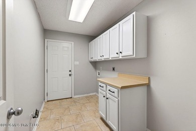Ready to Move In & Enjoy! This beautiful, one-story brick home - photo 32