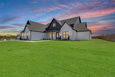 Welcome to a luxury masterpiece by Envision Homes, set - photo 3