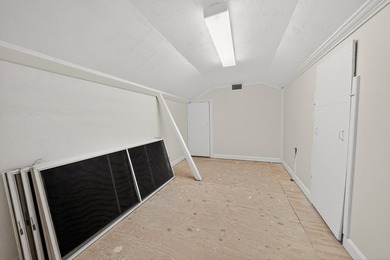 Tucked into the heart of highly desirable Green Island Hills - photo 46