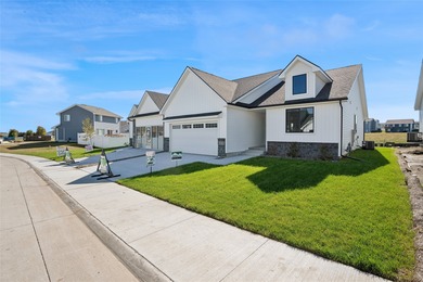 Saylorville Lake Townhome/Townhouse For Sale in Ankeny Iowa