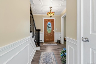LOCATION, LOCATION, LOCATION! Nestled in highly sought-after - photo 12